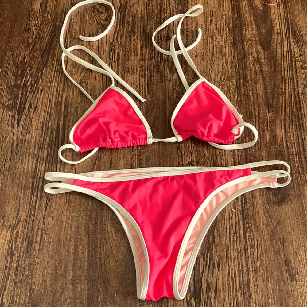 Victoria’s Secret bikini